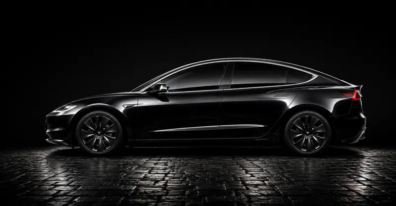 VTC Brest : la Tesla Model 3 noire de Gaétan VTC
